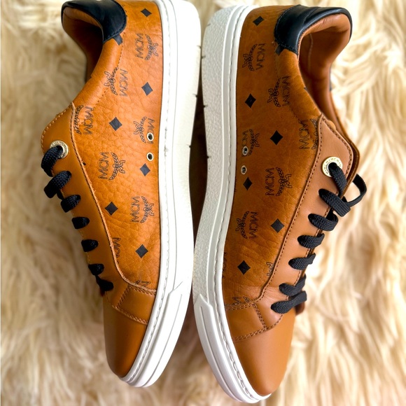 MCM Terrain Lo Sneakers in Visetos (cognac) - Picture 5 of 6